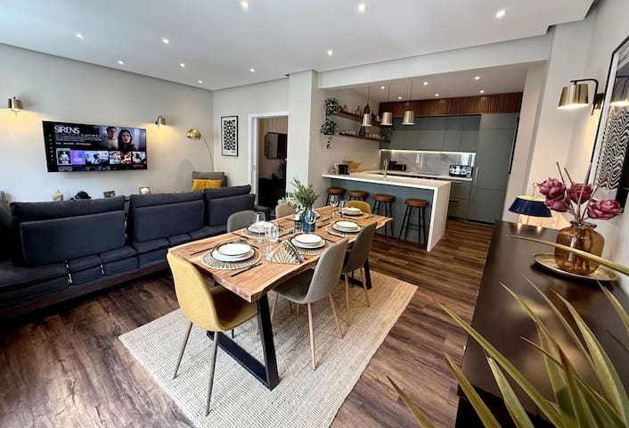 Siga-Siga Luxury Acropolis Apt