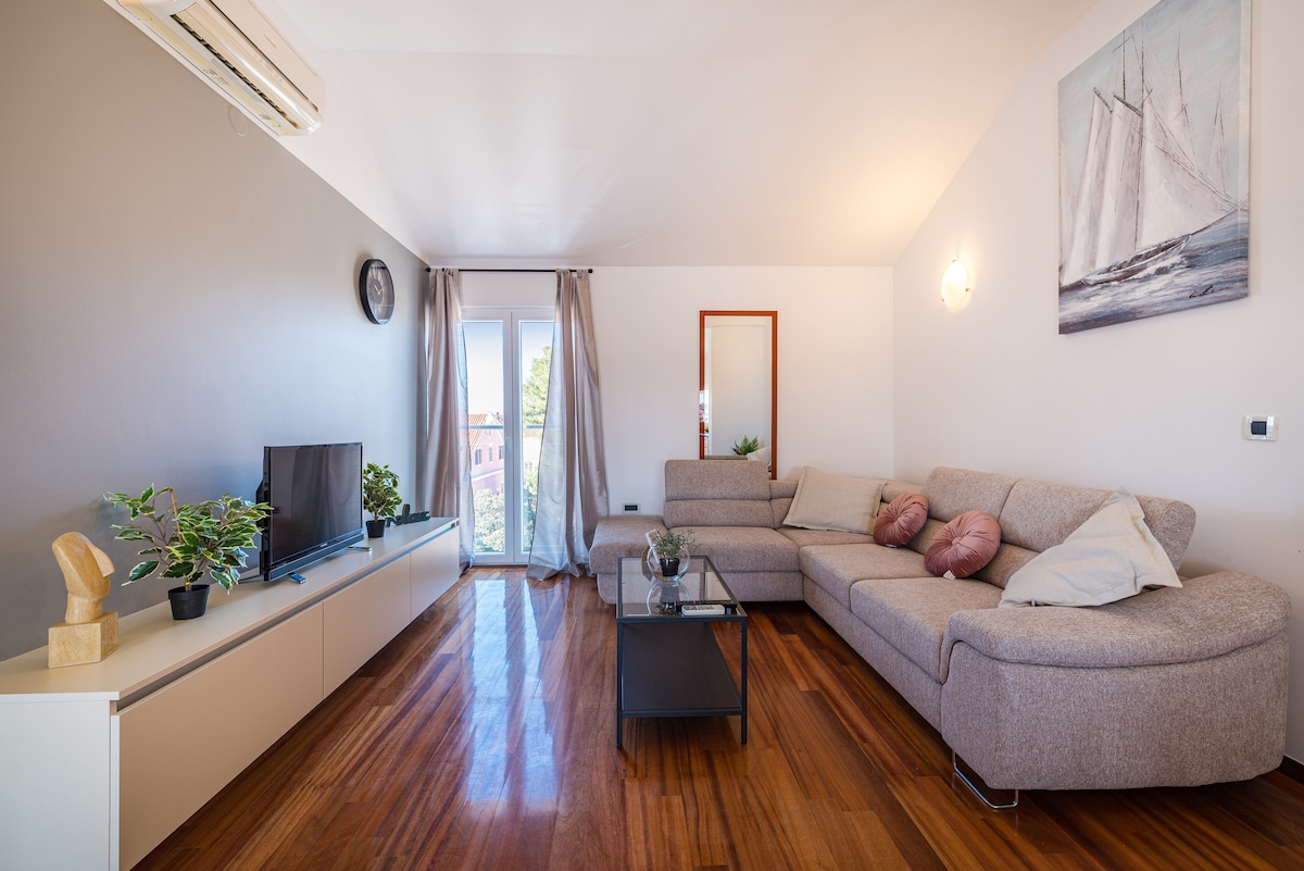 Дневна соба, површина: 12 м²