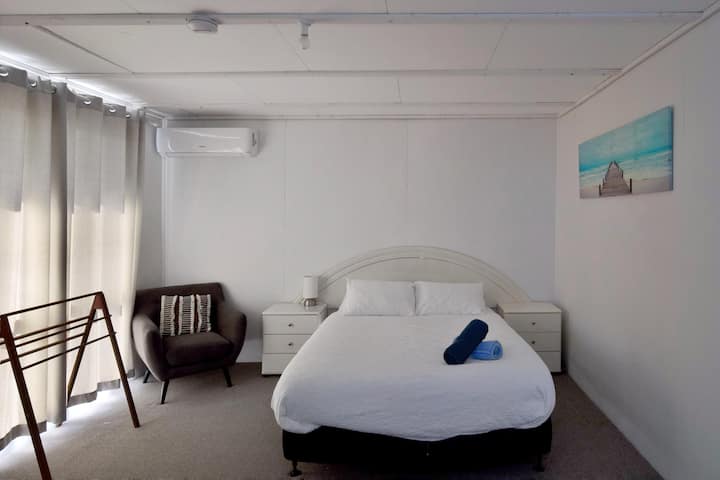 საძინებელი 2