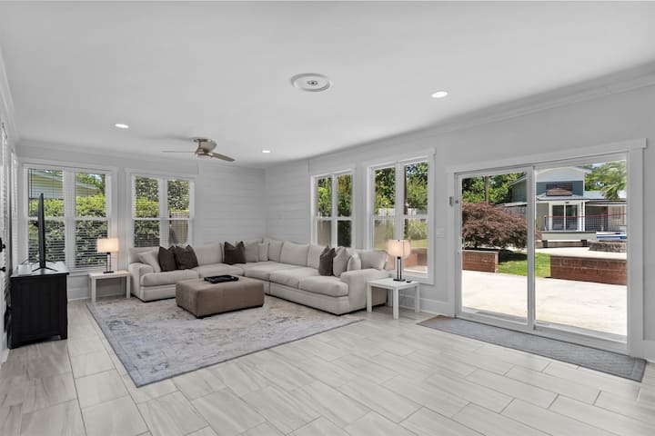 Exclusive Property With Pool, Hot Tub, And Gym - Wilmington, NC