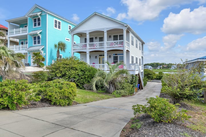 Change Of Pace: Canal Views Just A Short Walk - Oak Island, NC