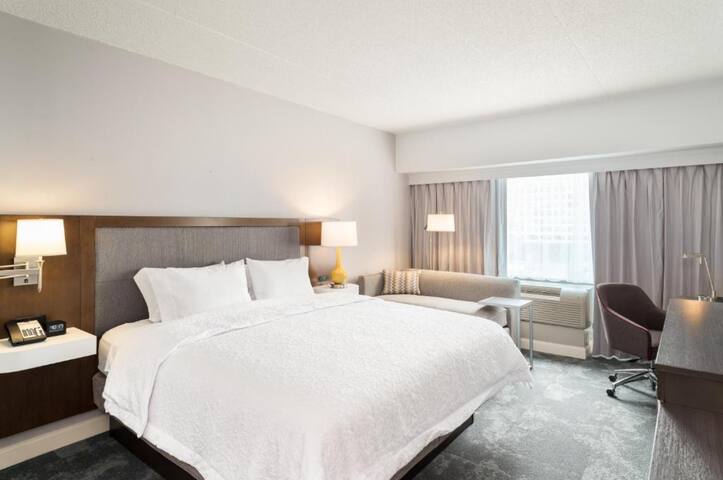 Hampton Inn Philadelphia Center City managed Airbnb listing 3