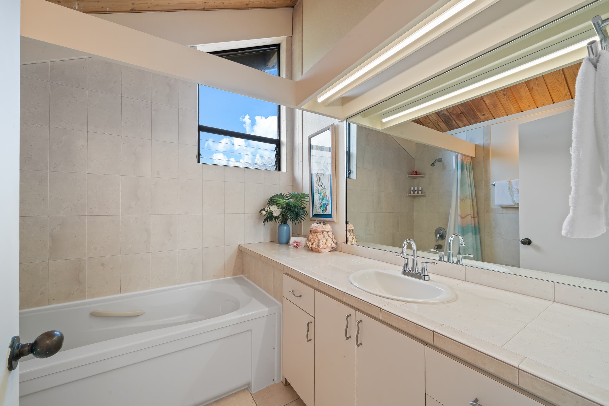 Condo in Lahaina · ★5.0 · 2 bedrooms · 4 beds · 2 baths - Image 22