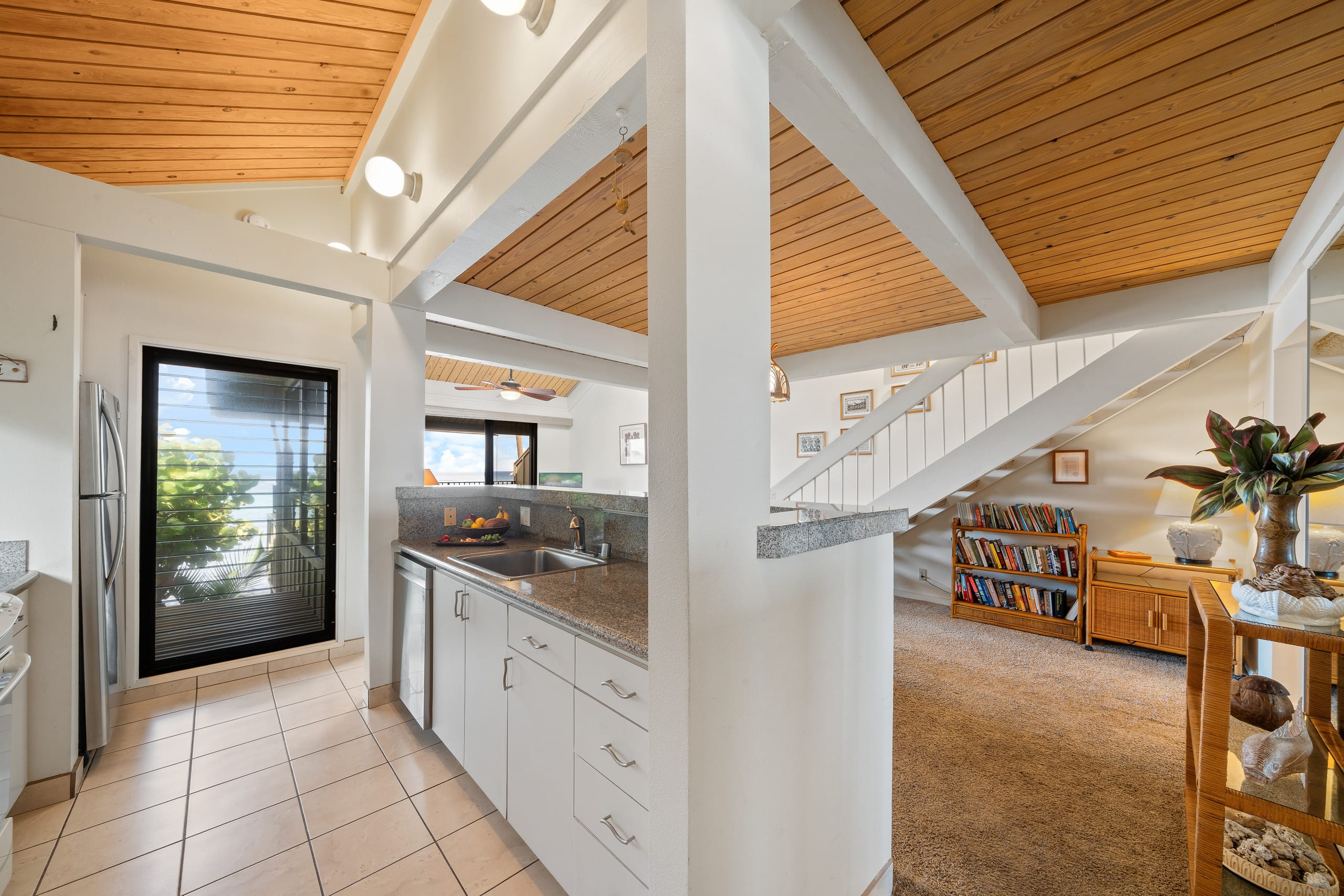 Condo in Lahaina · ★5.0 · 2 bedrooms · 4 beds · 2 baths - Image 8