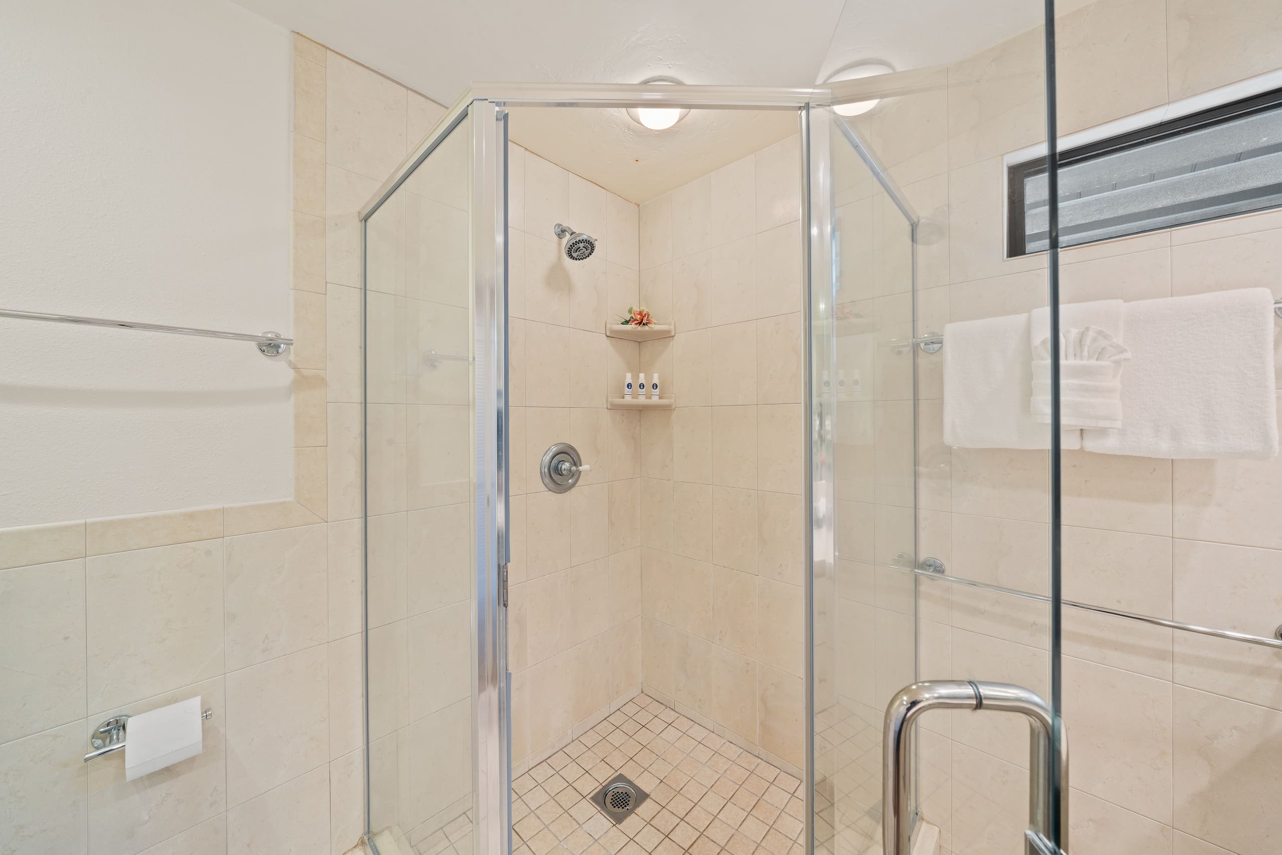 Condo in Lahaina · ★5.0 · 2 bedrooms · 4 beds · 2 baths - Image 21