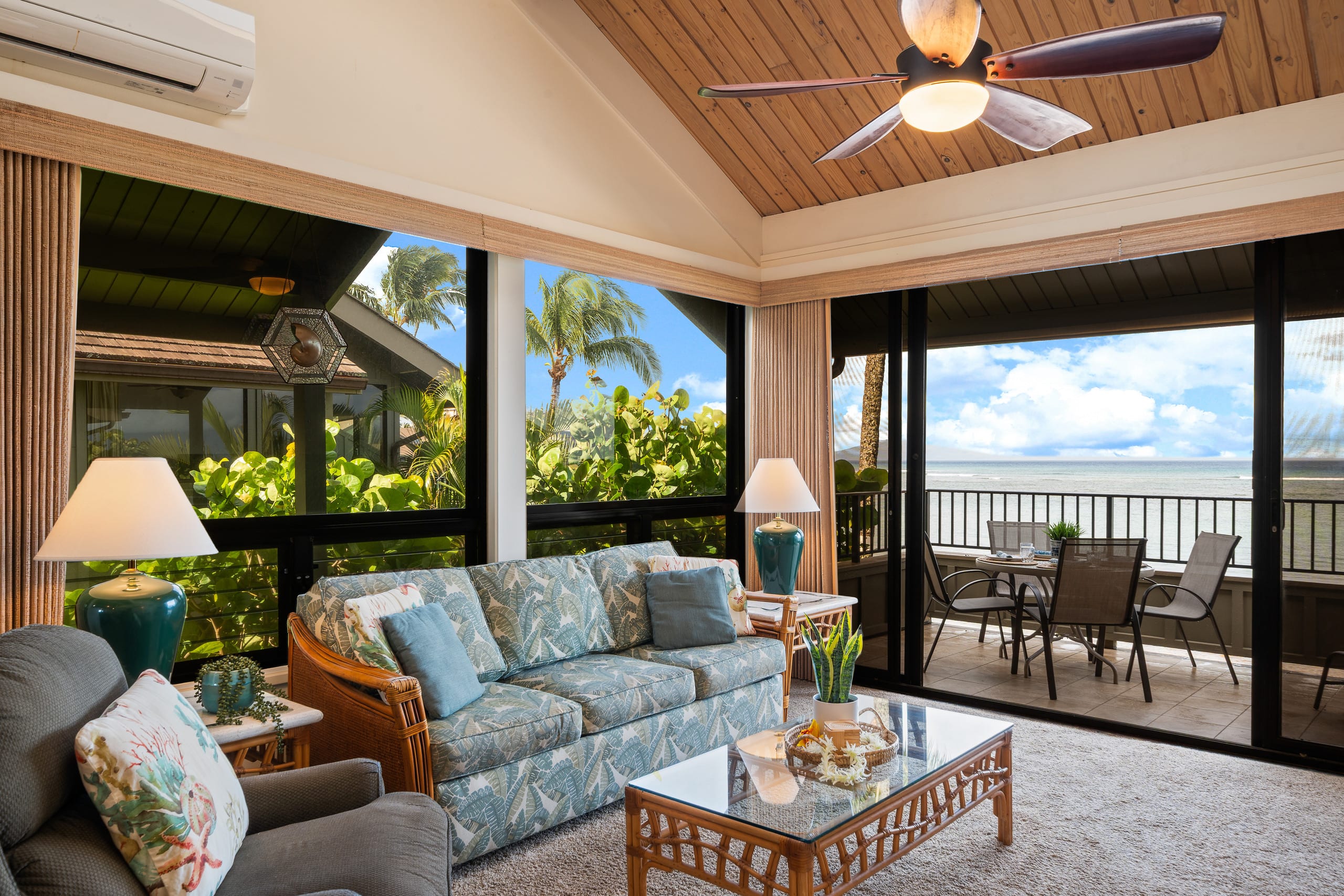 Condo in Lahaina · ★5.0 · 2 bedrooms · 4 beds · 2 baths - Image 1
