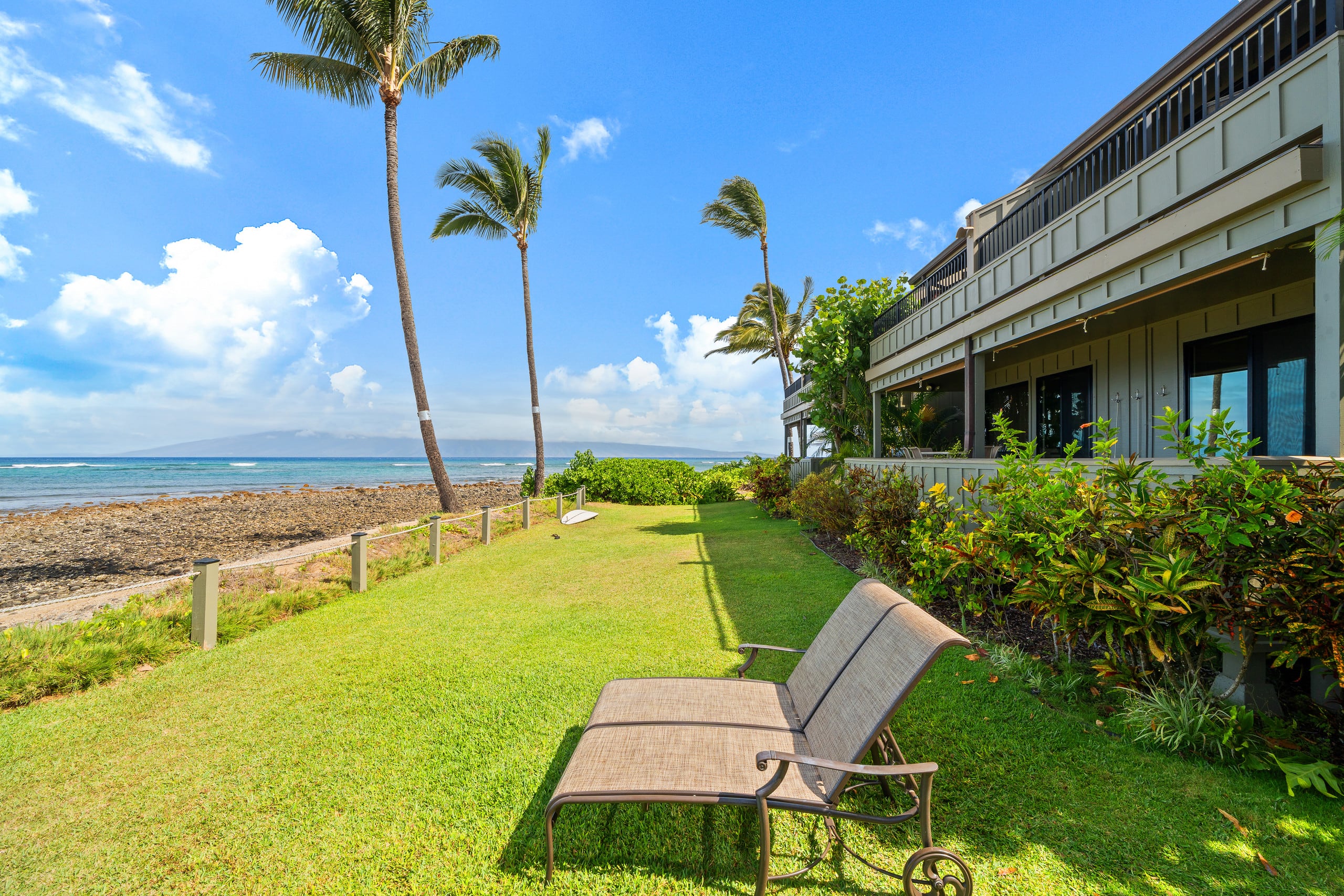 Condo in Lahaina · ★5.0 · 2 bedrooms · 4 beds · 2 baths - Image 42