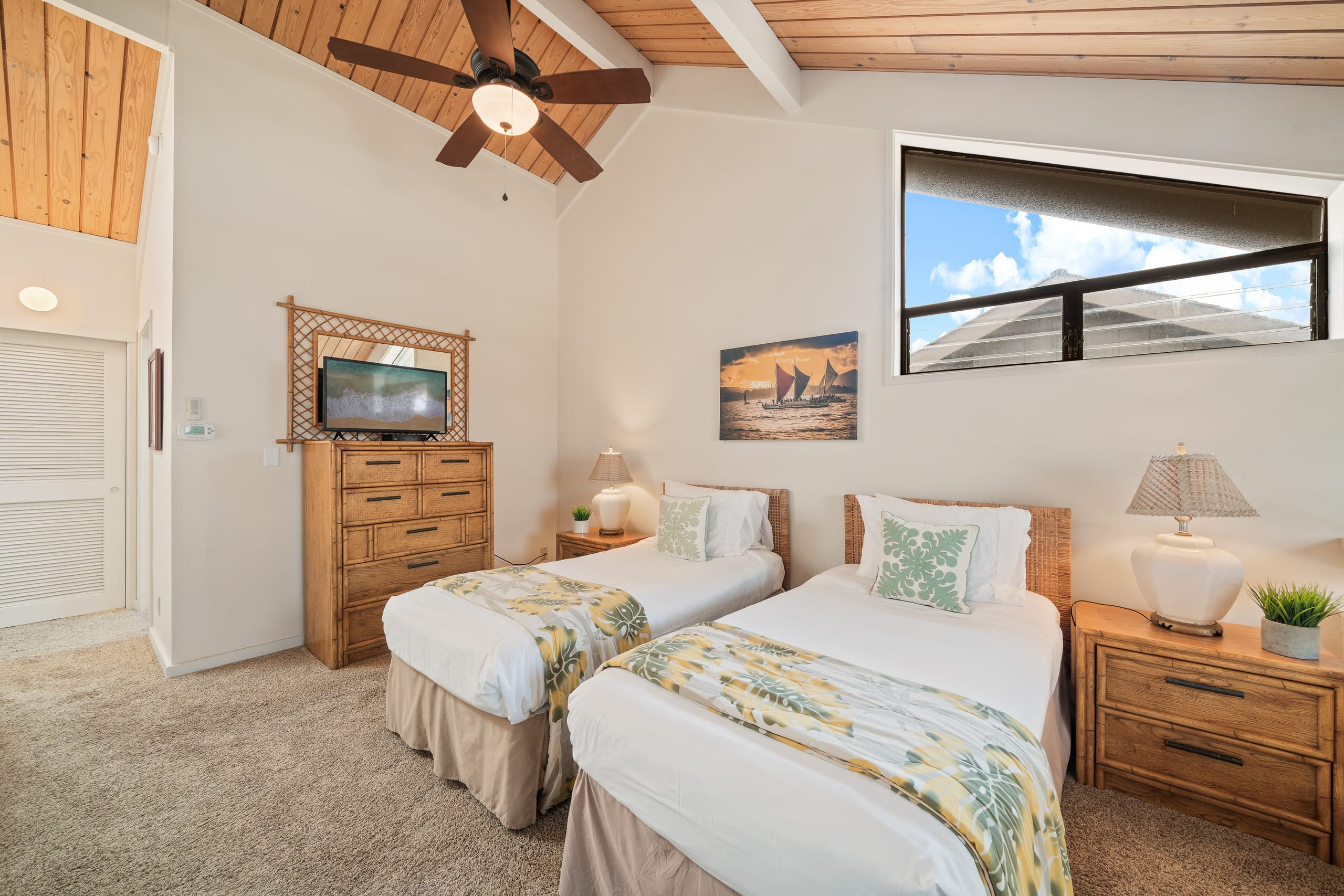 Condo in Lahaina · ★5.0 · 2 bedrooms · 4 beds · 2 baths - Image 17
