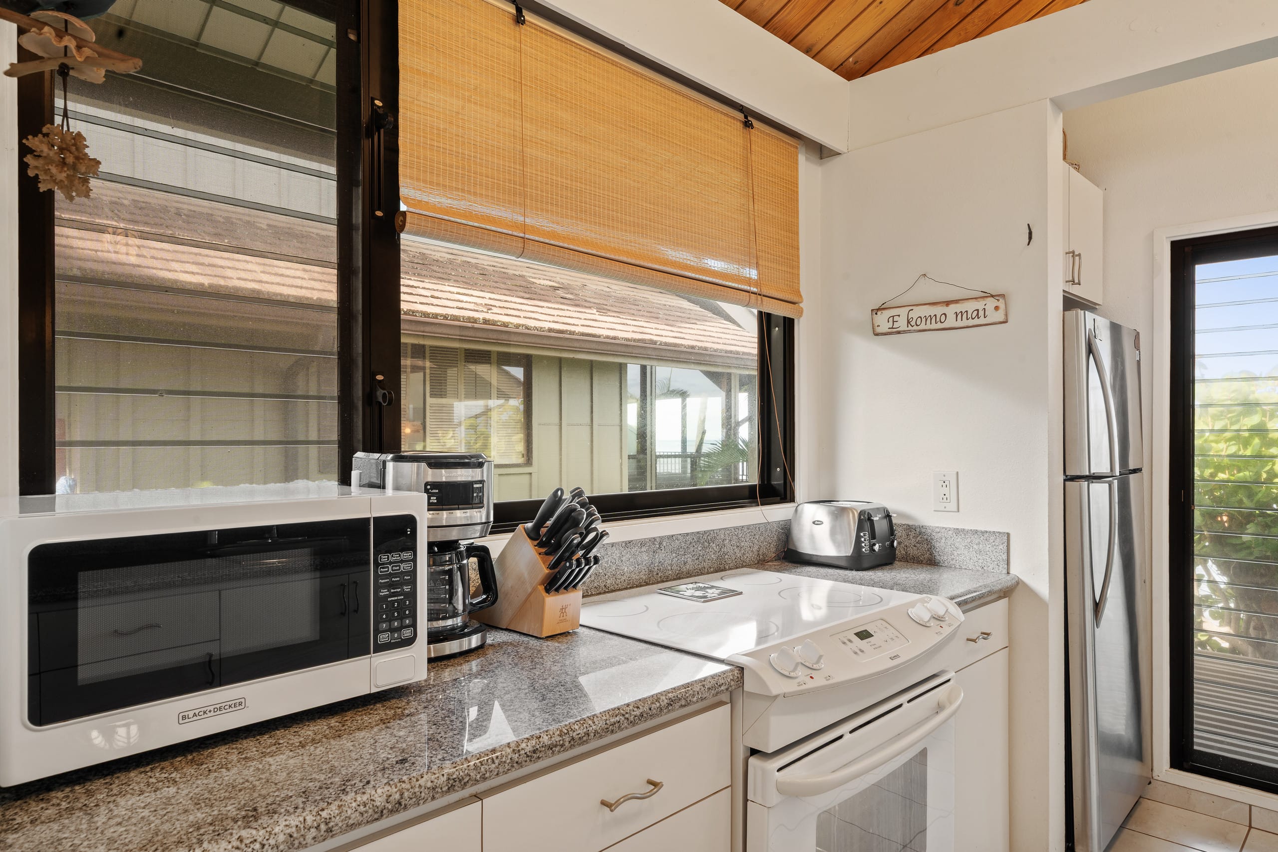 Condo in Lahaina · ★5.0 · 2 bedrooms · 4 beds · 2 baths - Image 7