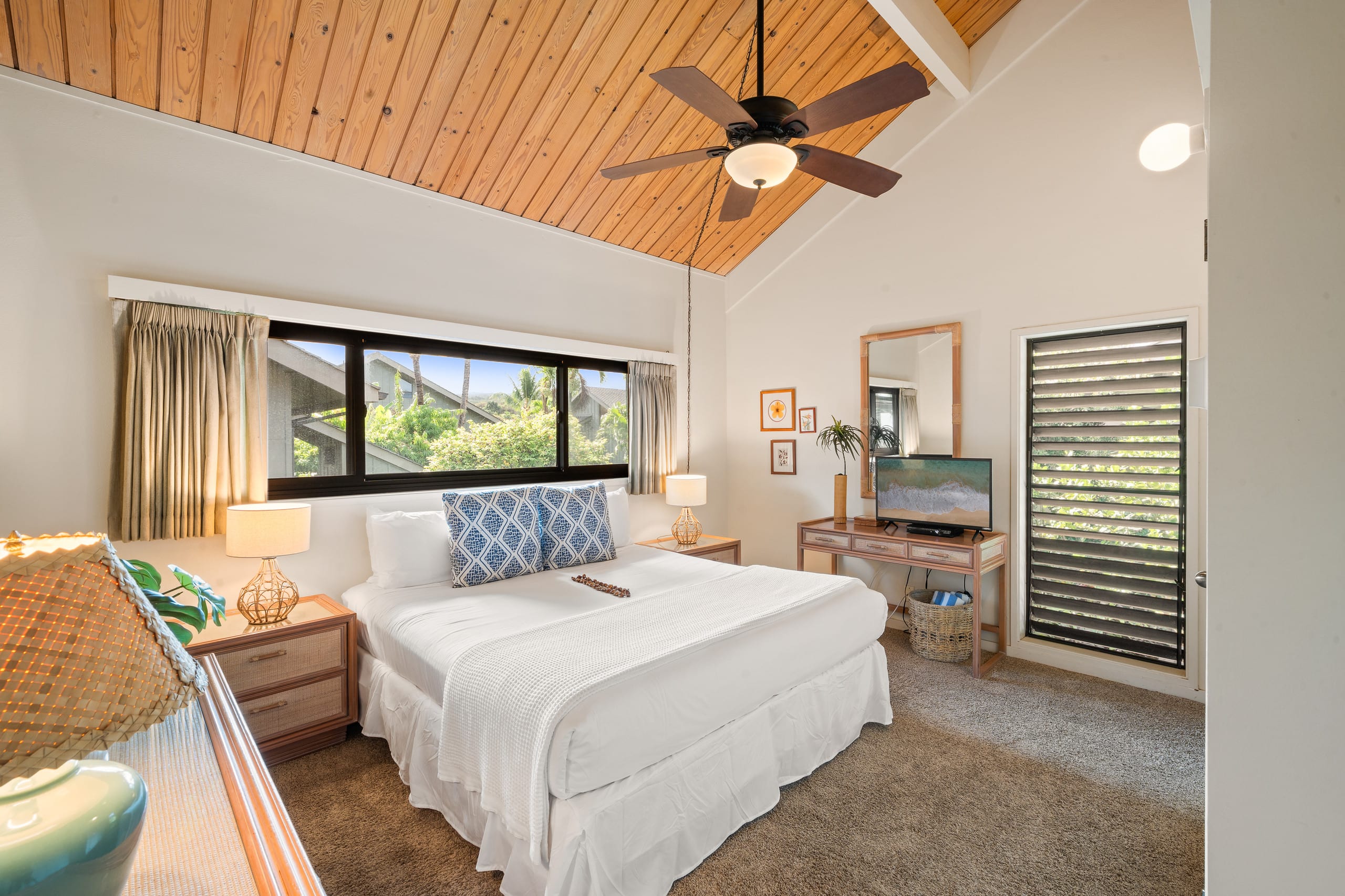Condo in Lahaina · ★5.0 · 2 bedrooms · 4 beds · 2 baths - Image 13
