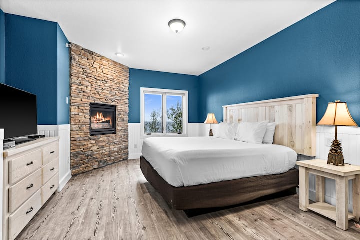 استرخ في سرير كينج فخم وإطلالة على المياه