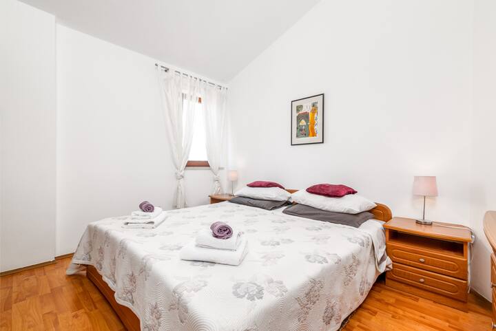 Dhoma e gjumit 5, Sipërfaqja: 12 m²