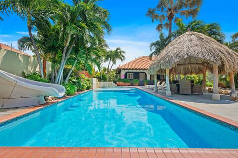 Tropical 6 BR Villa Bliss near Palm Beach in Aruba