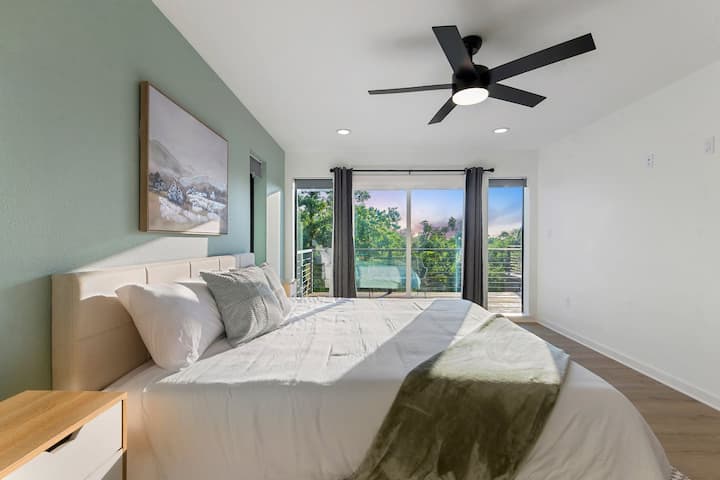 Gorgeous King suite with private balcony entrance, and views for miles. Includes a private ensuite bathroom.