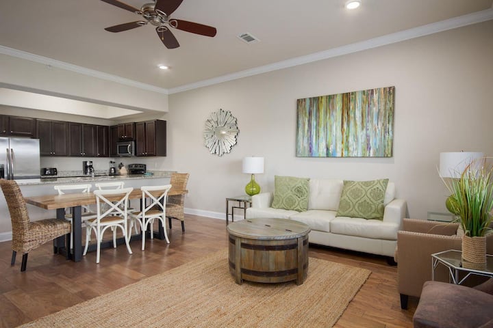 Alerio Condo Across From Beach! Steps To Tropical - Miramar Beach, FL