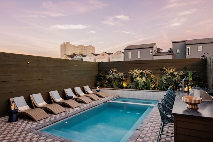 Modern New Homes | Heated Pools and Spas