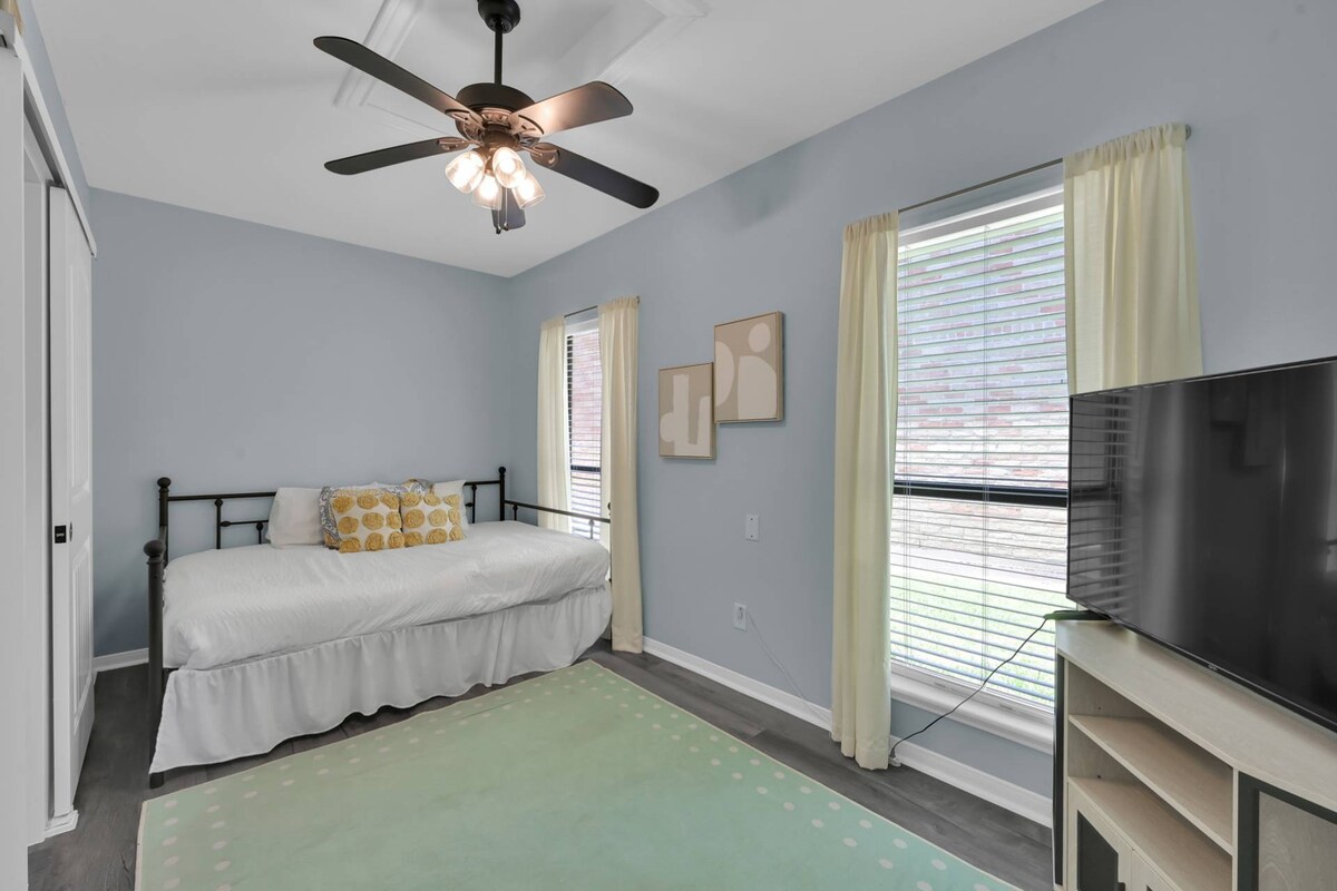 מיטה מלאה עם מיטה נפתחת מלאה