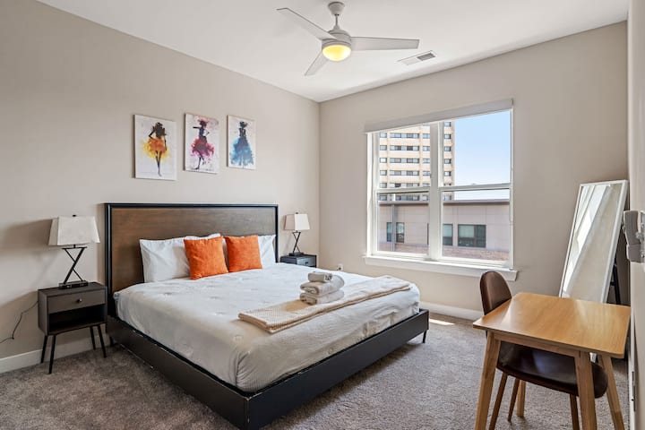 Cozysuites - Penrose On Mass W/ Pool & Parking #2 - White River State Park, Indianapolis