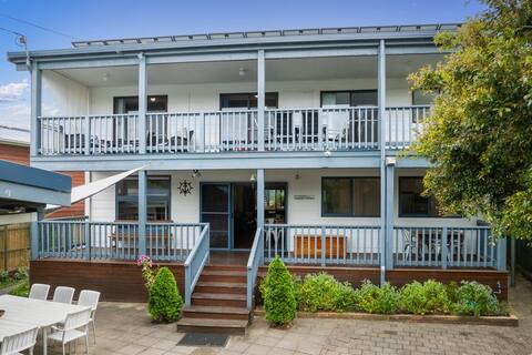 Whispering Seas - Surf Beach front, Pet Friendly