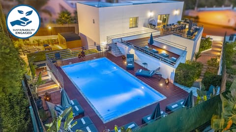 Comfort & fun w/ pool & games area