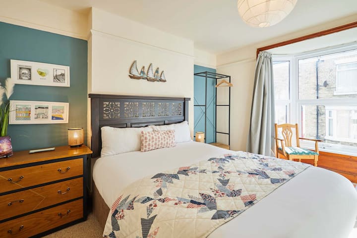 Host & Stay | Gray Street - Whitby