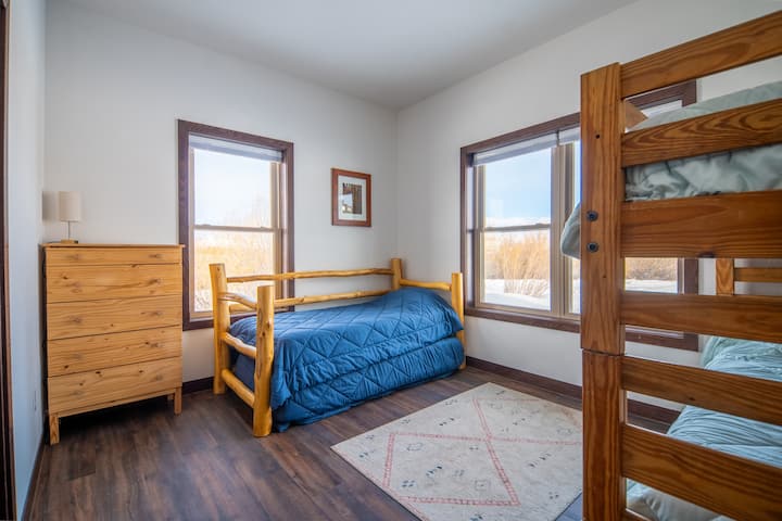 בתוך הבית, עץ, מיטה, ריהוט, חדר שינה