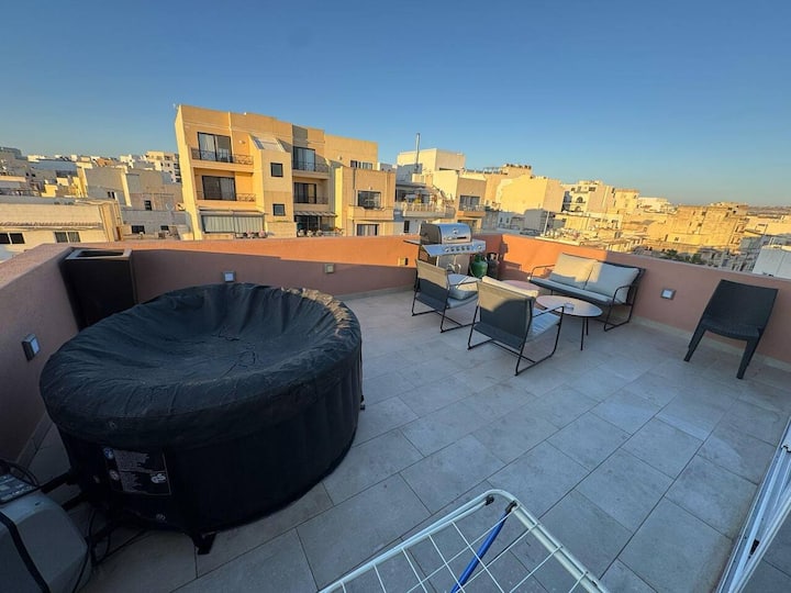 Central Penthouse Suite Bbq&hot Tub 5min Walk2sea - Malta