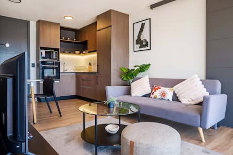 Enjoy Space and Comfort in 2BE in Las Condes