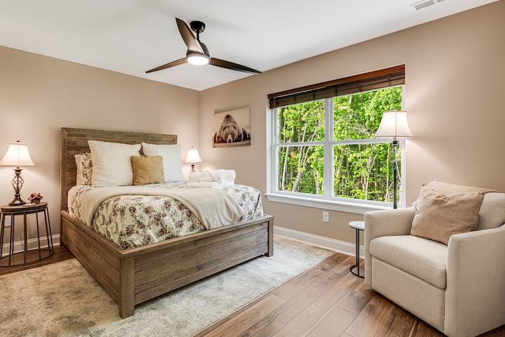 Ზედა დონე - საძინებელი სამი - საწოლი 152 × 203 სმ