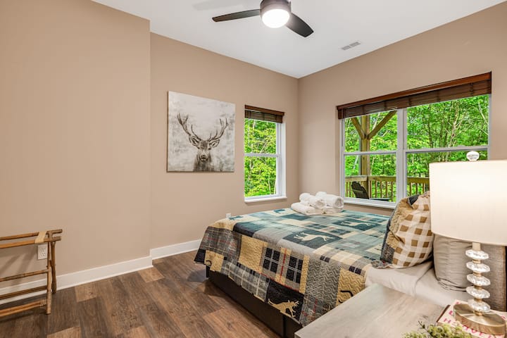 Ქვედა დონე - საძინებელი ოთხი - საწოლი 152 × 203 სმ