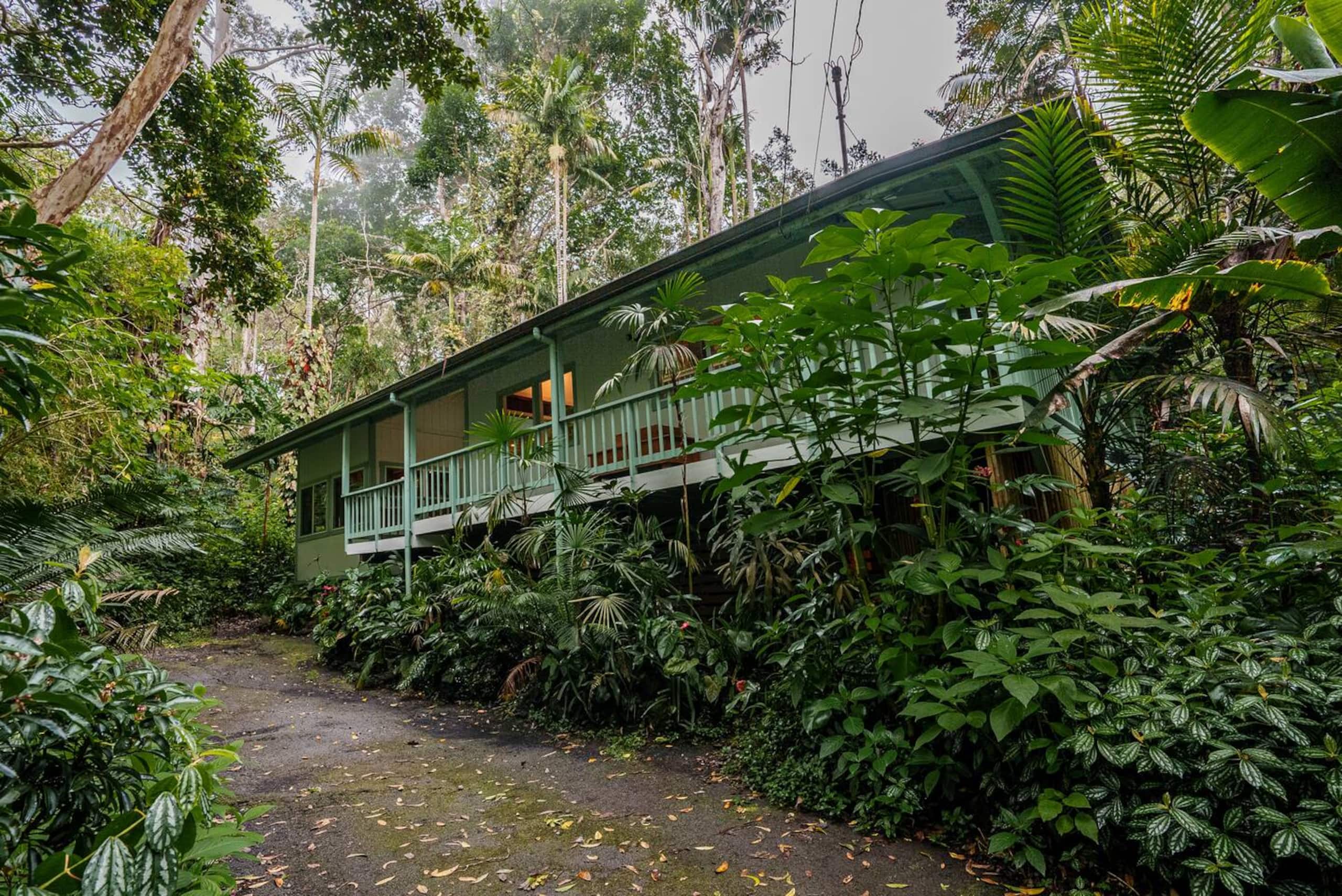 Home in Kailua-Kona · ★5.0 · 5 bedrooms · 9 beds · 3 baths - Image 40