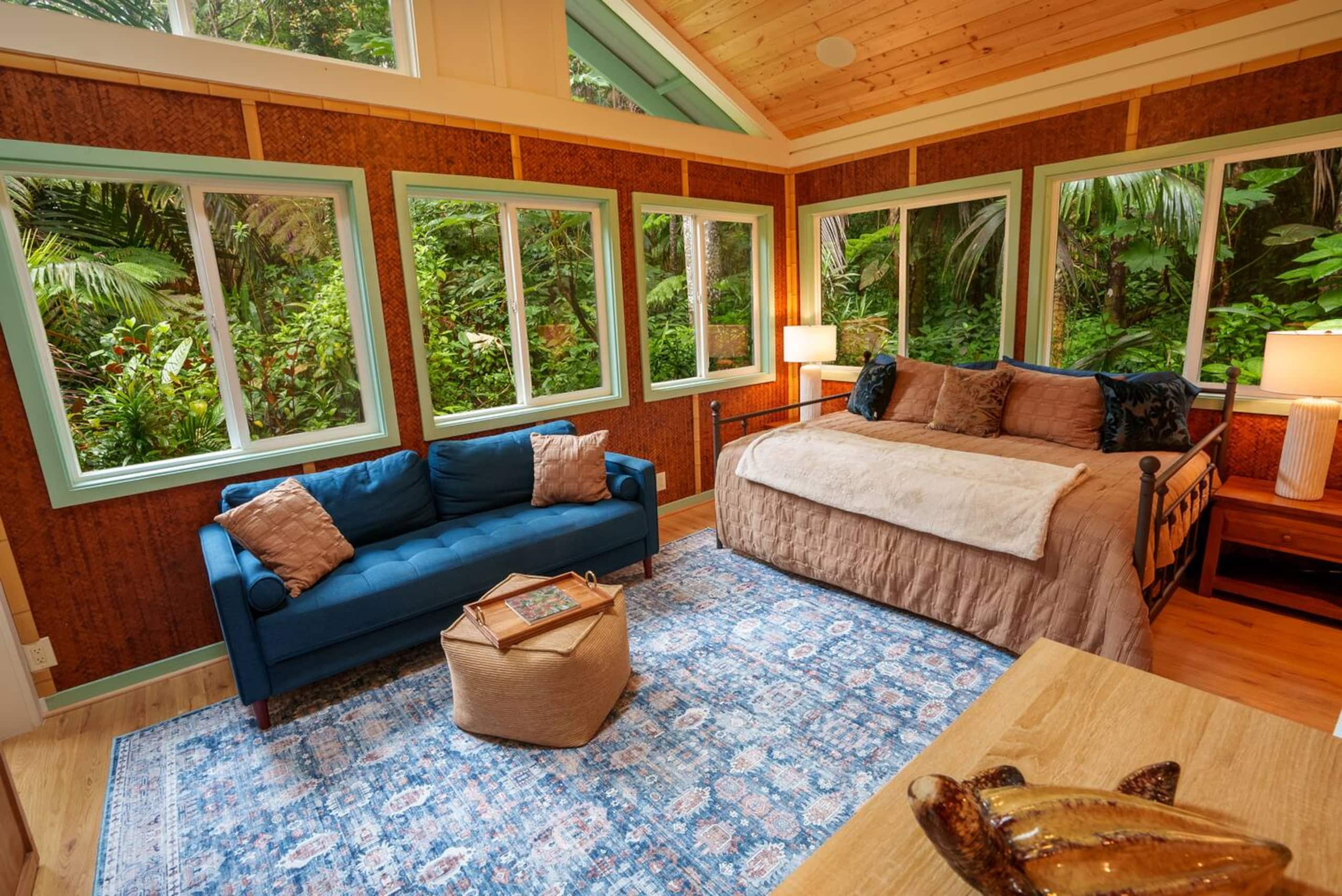 Home in Kailua-Kona · ★5.0 · 5 bedrooms · 9 beds · 3 baths - Image 19
