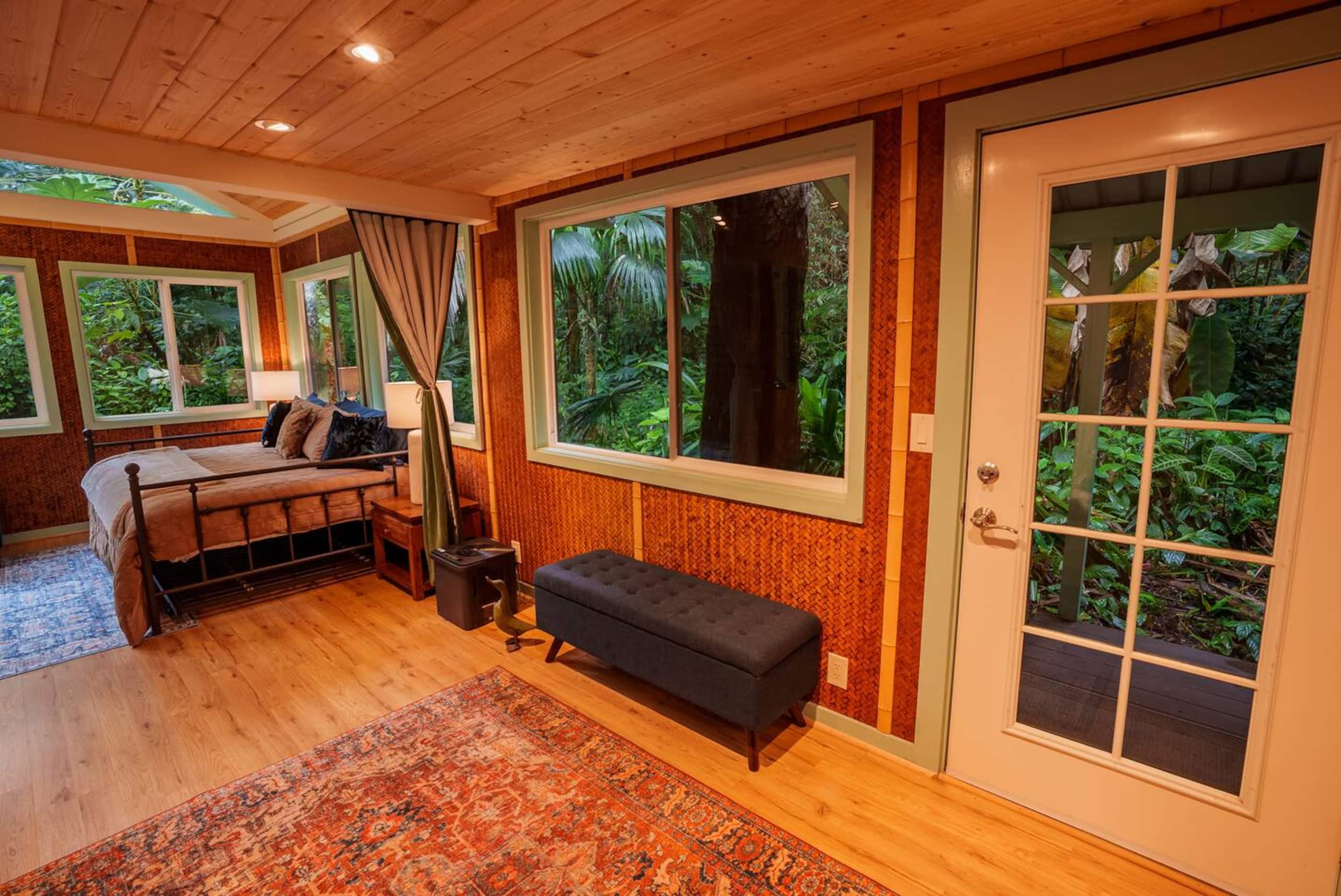 Home in Kailua-Kona · ★5.0 · 5 bedrooms · 9 beds · 3 baths - Image 18