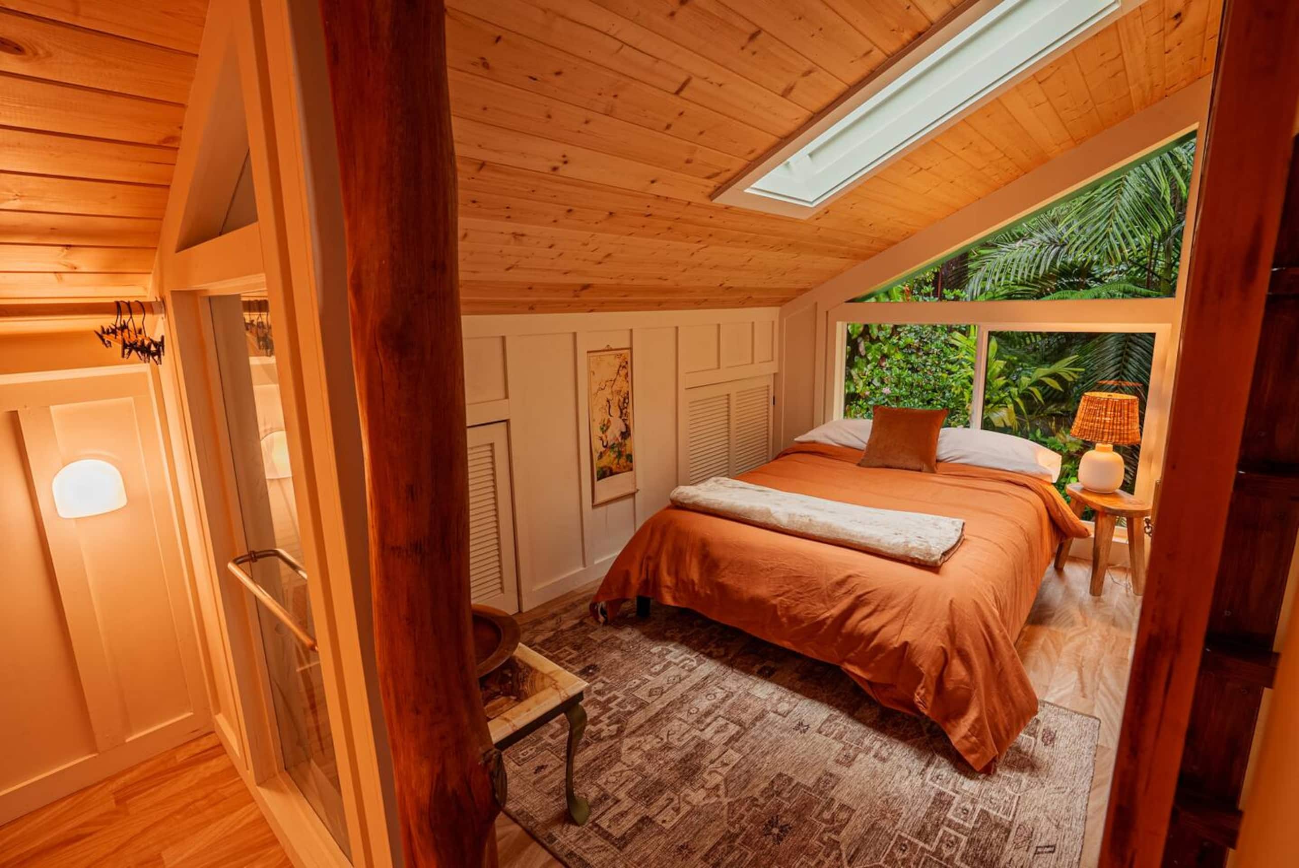 Home in Kailua-Kona · ★5.0 · 5 bedrooms · 9 beds · 3 baths - Image 27