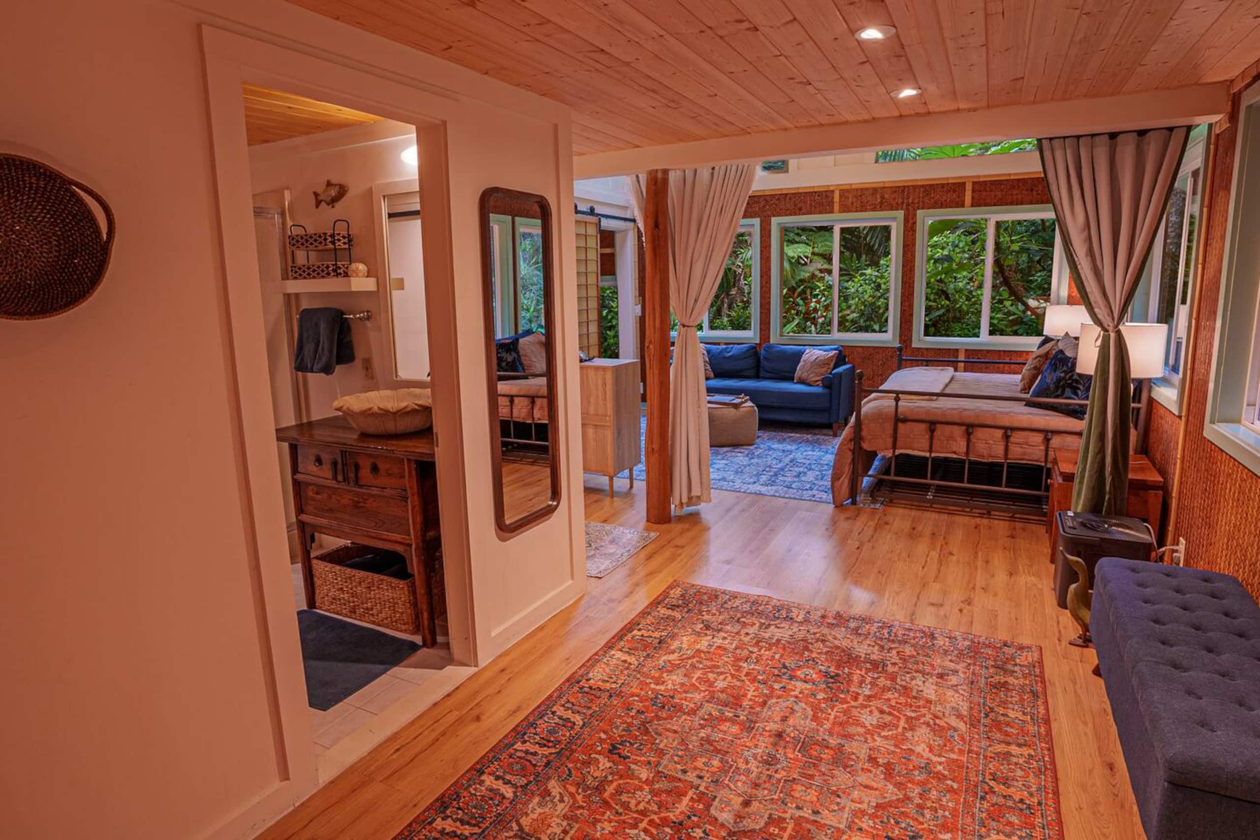Home in Kailua-Kona · ★5.0 · 5 bedrooms · 9 beds · 3 baths - Image 33