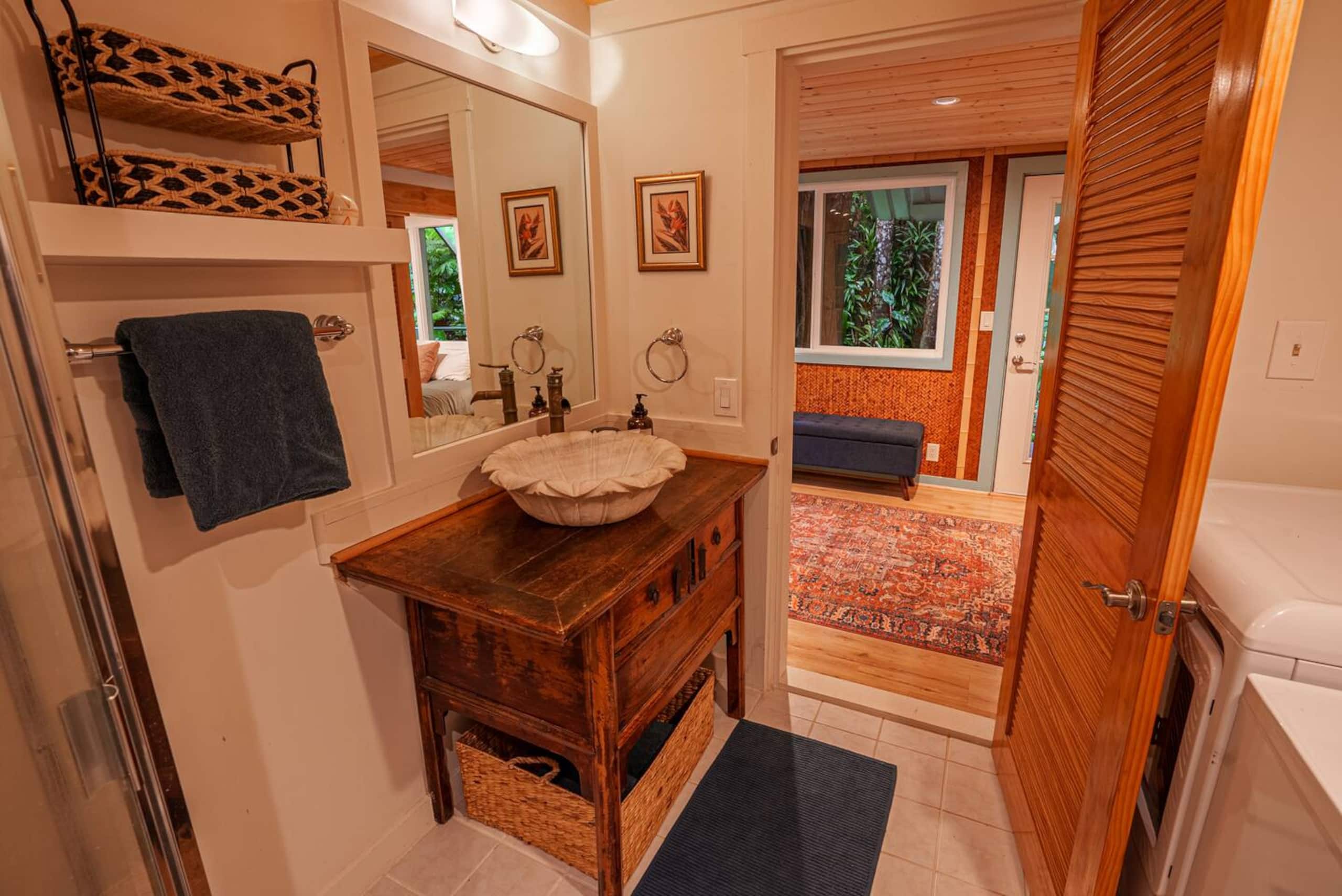 Home in Kailua-Kona · ★5.0 · 5 bedrooms · 9 beds · 3 baths - Image 35