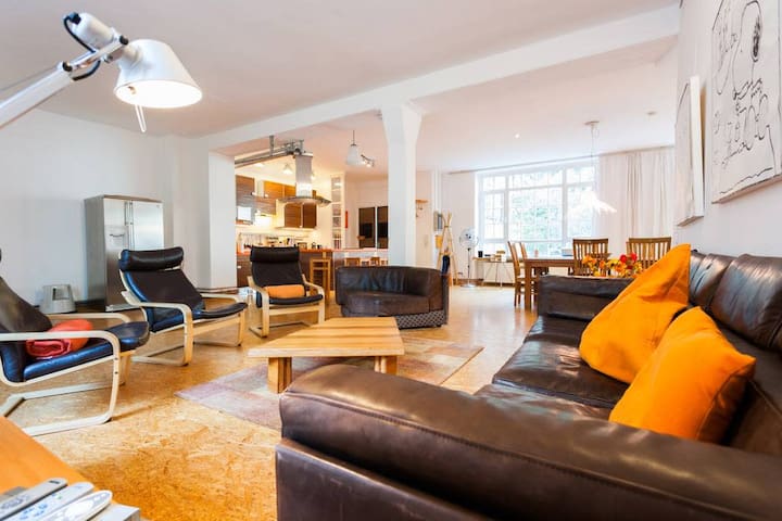 Spacy 220 sqm Loft in historic Factory gallery image 4