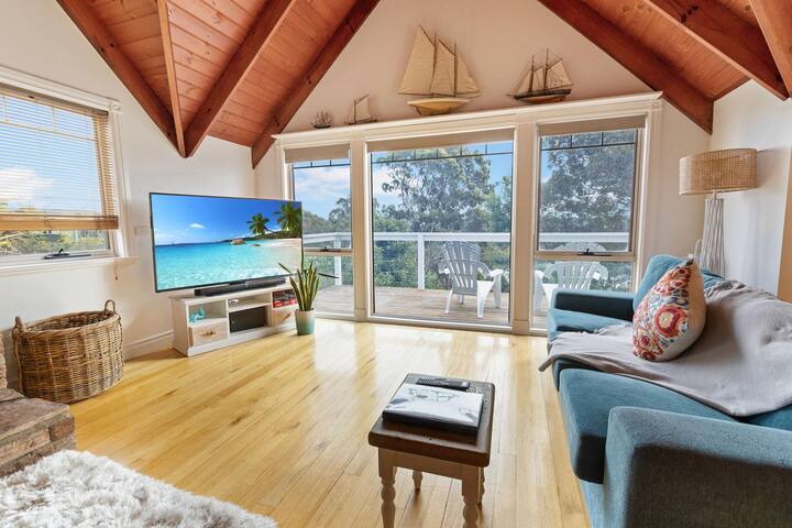 Nantucket: Coastal Comfort With Water Views - Lakes Entrance