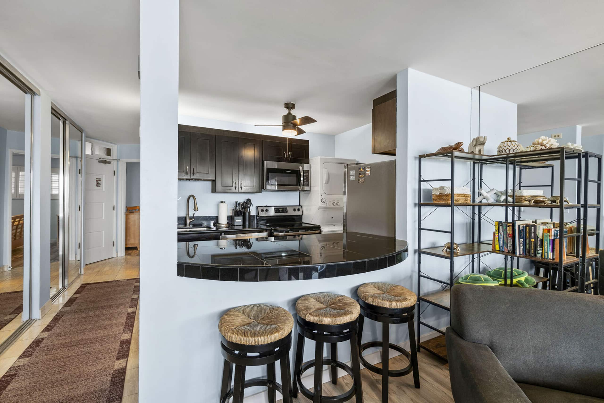 Condo in Kihei · ★5.0 · 1 bedroom · 2 beds · 1 bath - Image 3
