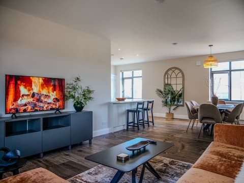 Riverside Dingle - Luxury Apt 2