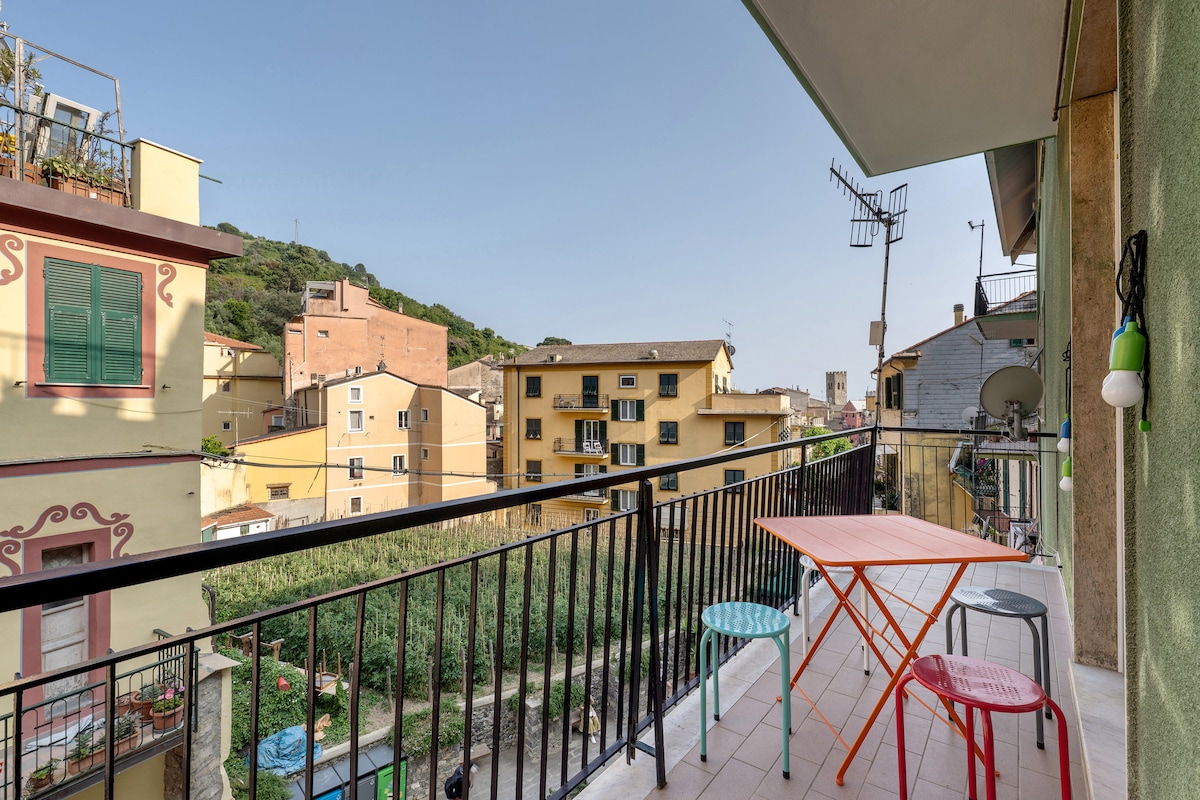 Popular Airbnb listing: Brand New Ca Du Drea Apartment in Monterosso Al Mare