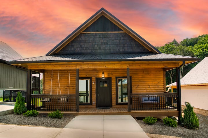 Pigeon Forge Cabin | Pets, Games, Hot Tub - Pigeon Forge, TN