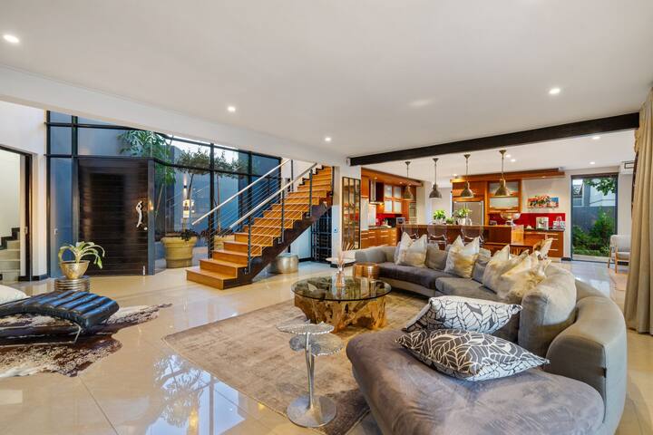 Villa in Boskloof Eco Estate with Bicoastal Views gallery image 5