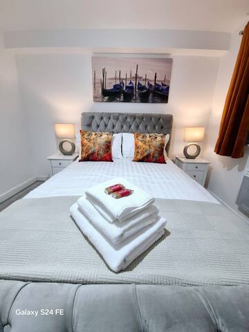 Luxury 2- Bed Apartment in Stratford London