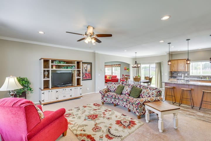 10 Mi to Aztec Ruins: Family Home w/ Large Yard!