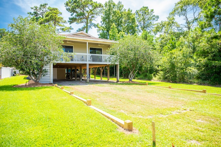 Wingspan: Modern, Elegant Home Close To The - Oak Island, NC