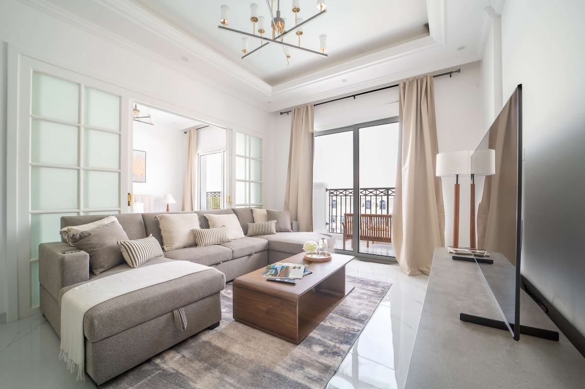Successful Airbnb property: Stunning 2BR with Pool Views - Near Miracle Garden in Al Barsha South Third