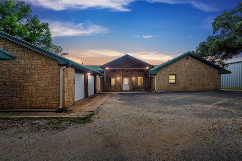 Sunset Lodge at Possum Kingdom- with a Dock!