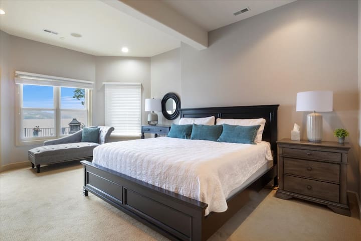 Lake Days Rentals managed Airbnb listing 2