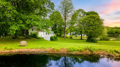 Serene Pondside Sanctuary Just Outside Hudson